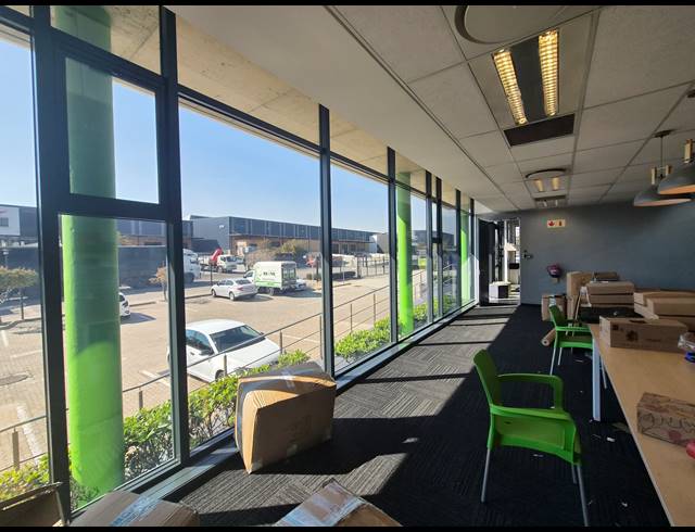 3,137M² WAREHOUSE TO LET IN ALLANDALE